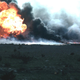 Imagen: Campos de petróleo en llamas. Wikimedia Commons